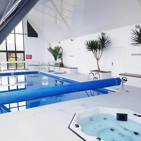 דירה Proche - Piscine Chauffee - Jacuzzi - Sauna