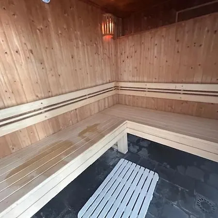 Proche - Piscine Chauffee - Jacuzzi - Sauna